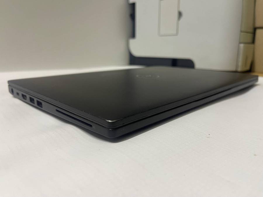 DELL LATITUDE 7490 - Intel Core i7 8650U 8TH GEN - 16GB DDR4 - 512GB SSD - LAPTOP