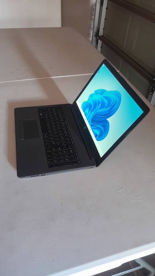 HP 255 G7 - AMD Ryzen 3 3200U, 8GB DDR4 Ram, 1TB Hard Drive, Integrated Radeon Vega 3 Graphics