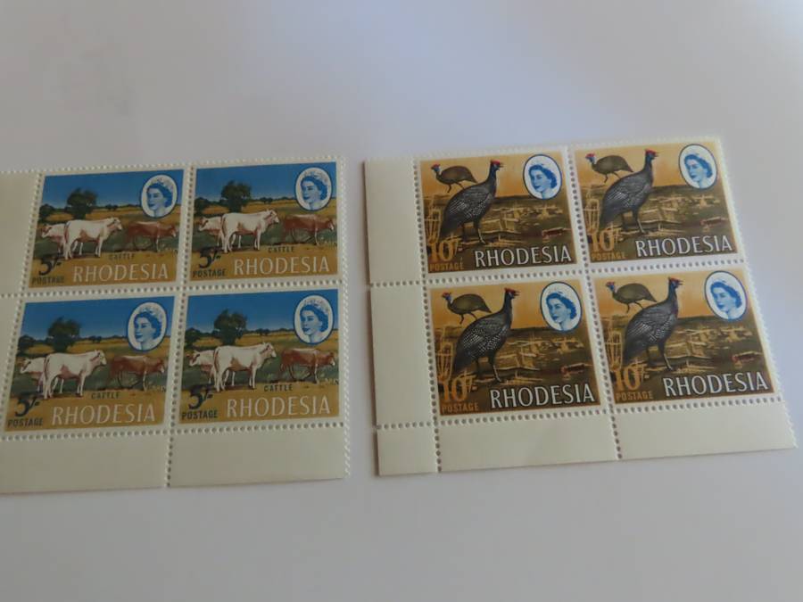 Rhodesia - Rhodesia 1966 5/- and 10/- Blocks of 4 Harrison Stamps MNH