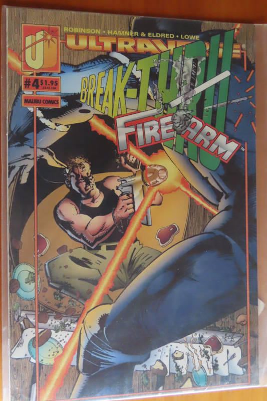 Comics -4 comics in plastic sleeve never read # 1