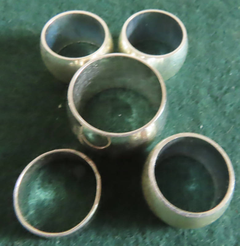 Costume Jewellery - 5 Rings
