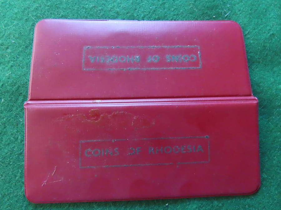 Rhodesia - Coin Set in Folder 1/2d and 2 1/2d 1970 1c and 20 c 1977 5c 1976 10c and 25c 1975