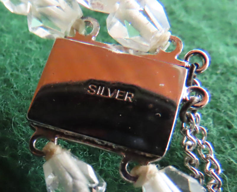 Costume Jewellery - 2 Glass Bracelets with silver clasps