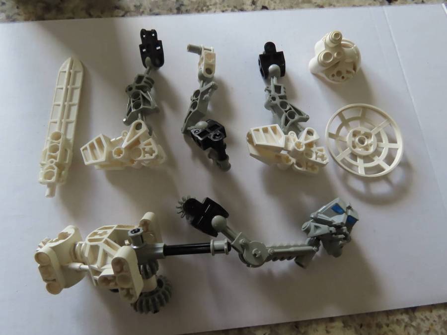 Lego - Technic - Bionicle - Kopaka 8536 - Complete in Container