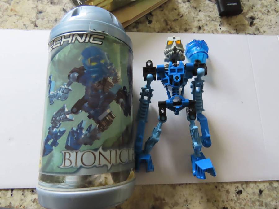Lego - Technic - Bionicle - Gali 8533 - Complete in Container