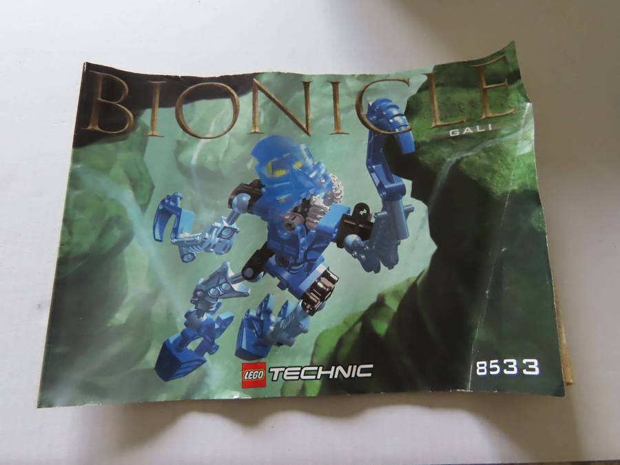 Lego - Technic - Bionicle - Gali 8533 - Complete in Container