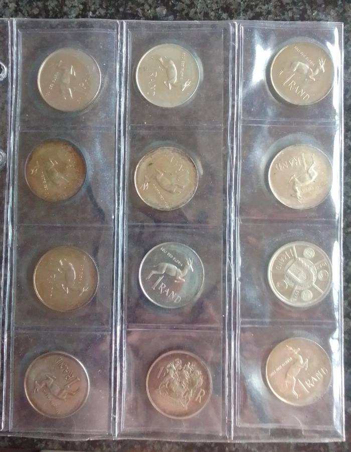42x South African R1 coins (37x is Silver Coins)