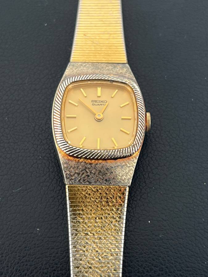 Collection of 4 Vintage Ladies Watches