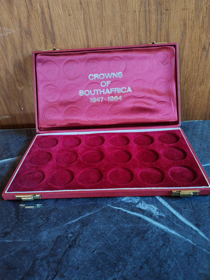 Red Crown of South Africa Display Box  Holds 19471964 Coins