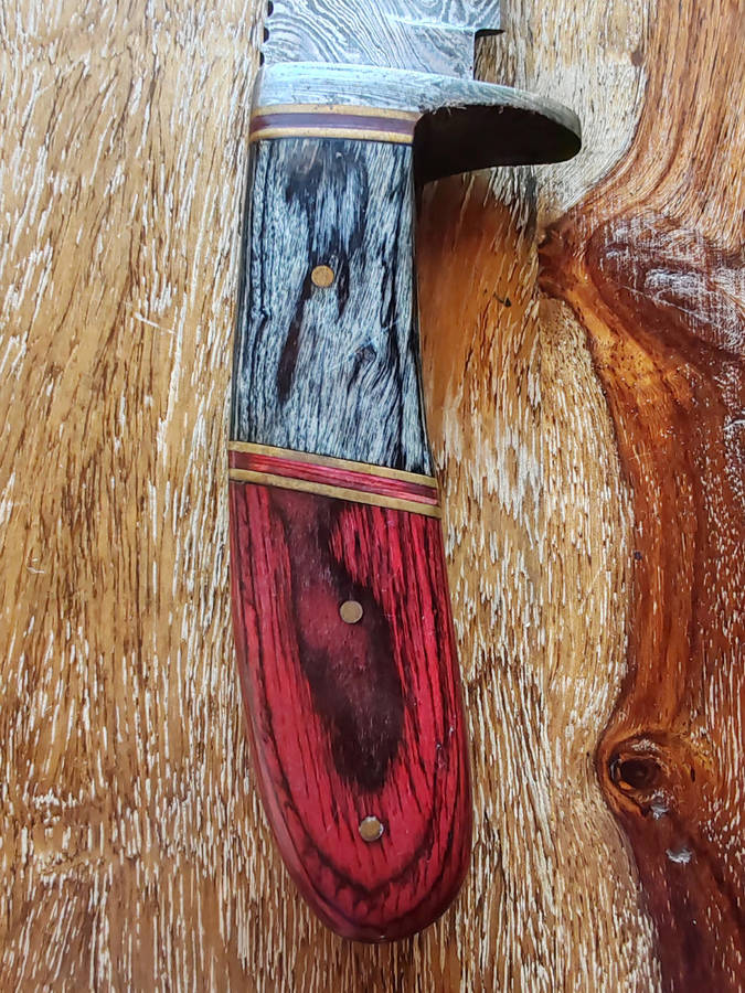 Handcrafted Damascus Hunting Knife  Beautiful Pattern, Excellent Display Piece