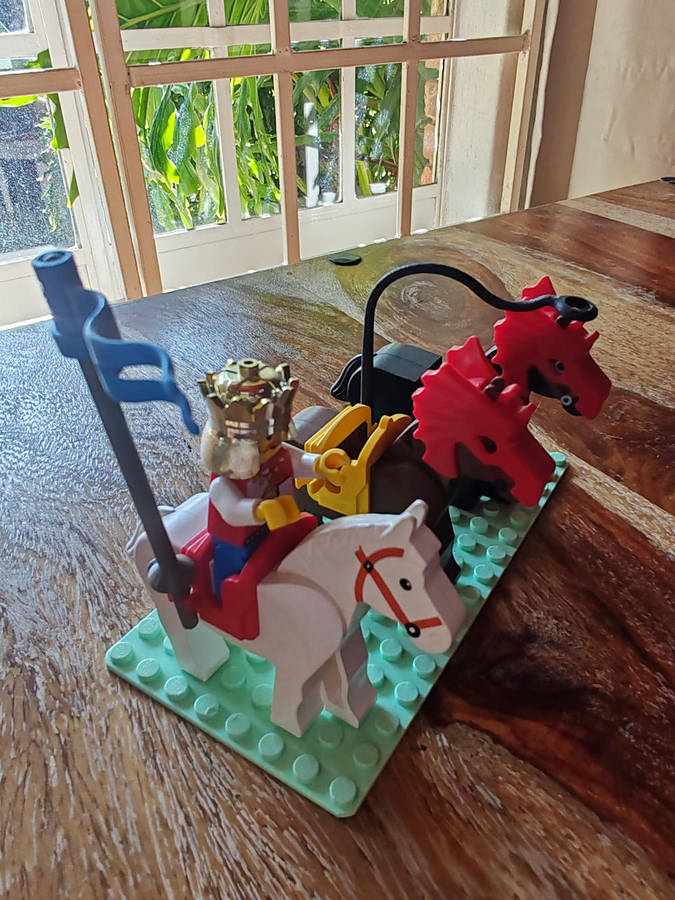 Vintage LEGO Castle Horse Lot  Includes Royal King & Armored Horses
