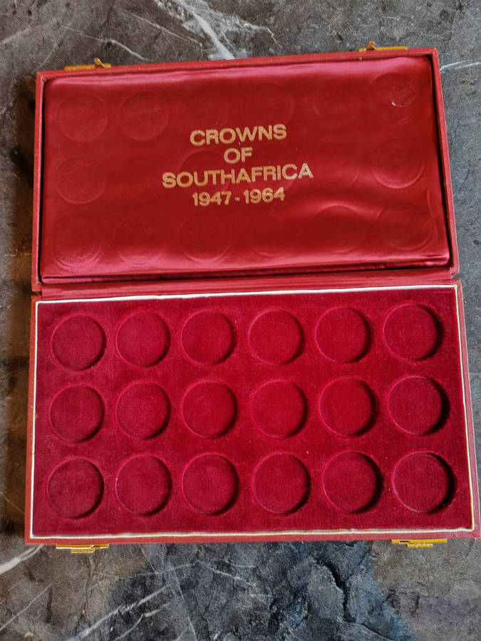 Red Crown of South Africa Display Box  Holds 19471964 Coins