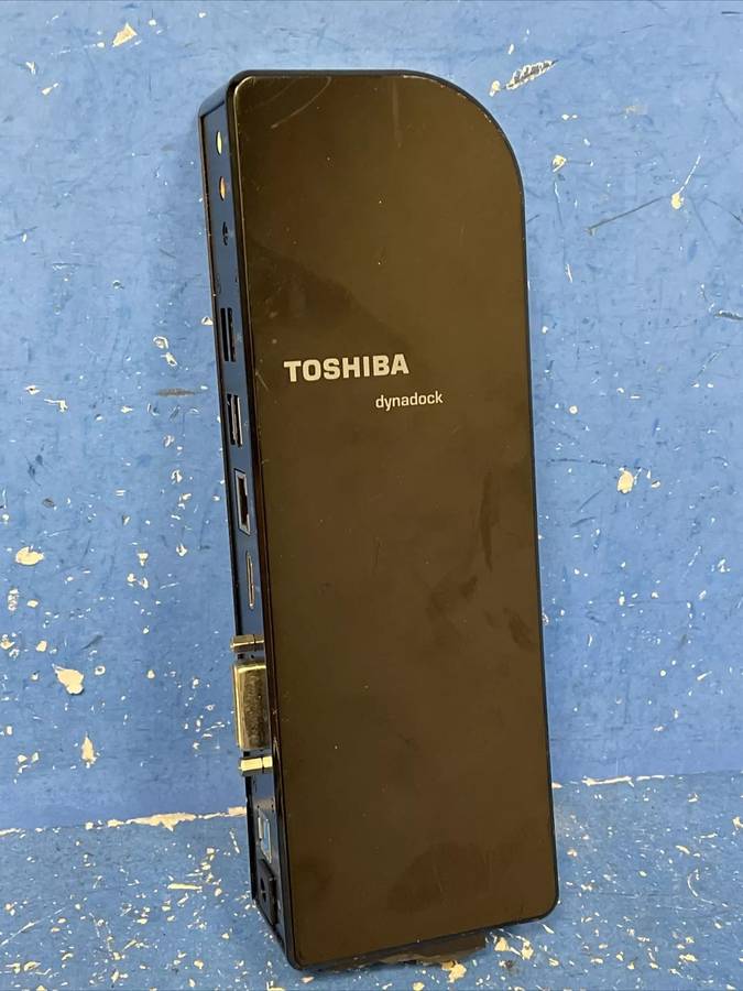 Toshiba Dynadock U3.0 Universal USB 3.0 Docking Station (PA3927U-1PRP)
