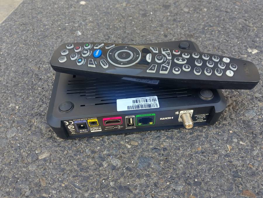 DSTV Decoder HD Model 5s with Remote  TA 2017/1380