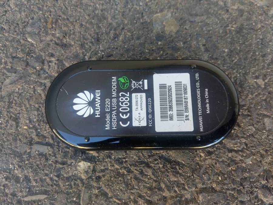 Huawei E220 HSDPA USB Modem Dongle