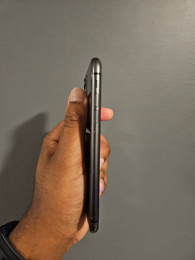 Apple iPhone 11  Black  64GB  Working 100% (Screen Cracks)