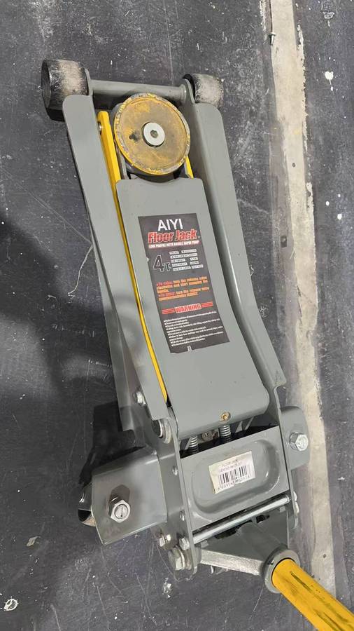 AIYI 4 Ton Low Profile Hydraulic Floor Jack