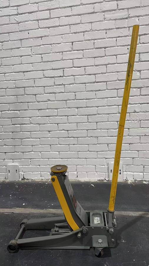 AIYI 4 Ton Low Profile Hydraulic Floor Jack