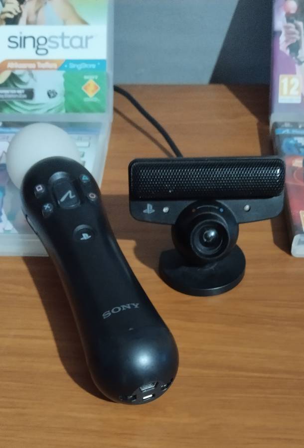 PlayStation 3 MOVE SingStar and Dance Bundle