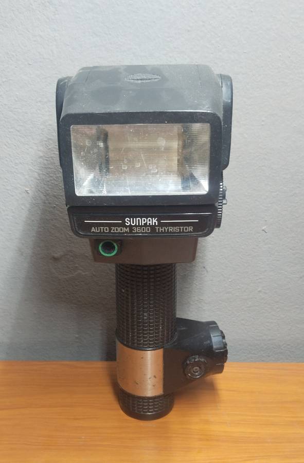 Sunpak Auto Zoom 3600 Thyristor  Flash