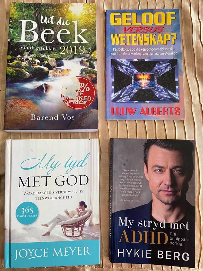 Assorted Afrikaans Books, Lot 6 Of 13