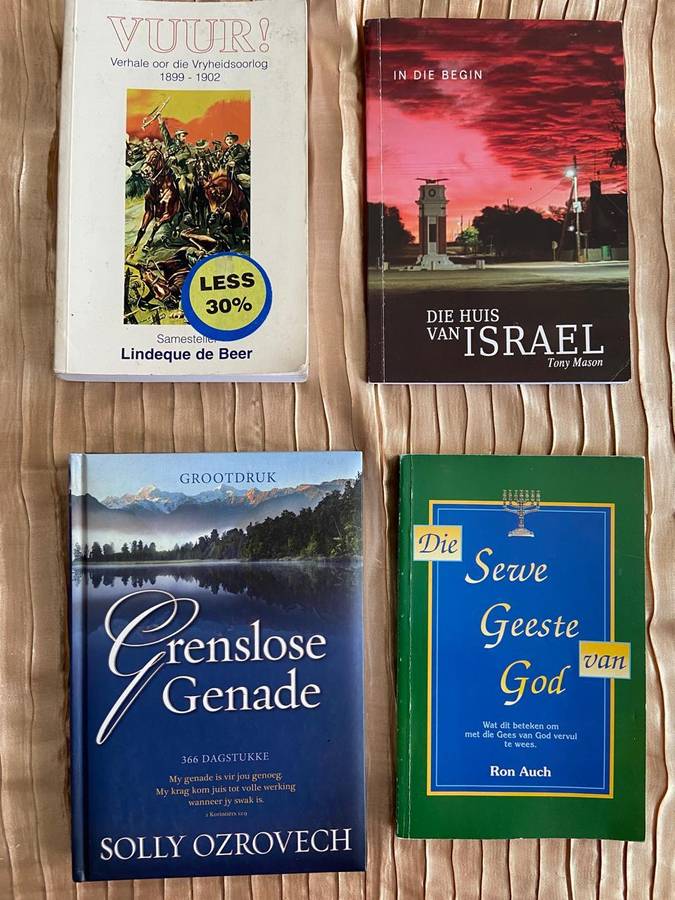 Assorted Afrikaans Books, Lot 6 Of 13