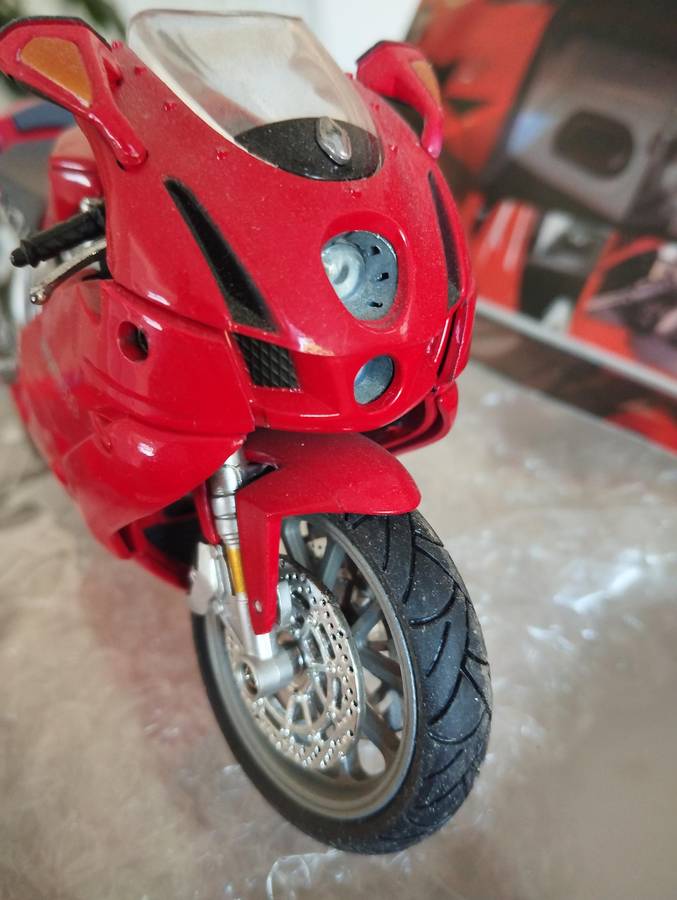 Ducati 999 Street Model Die Cast Kit assembly