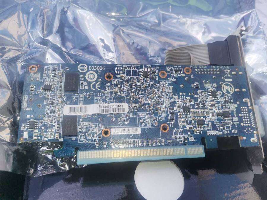 GIGABYTE DDR3 GRAPHIC CARD