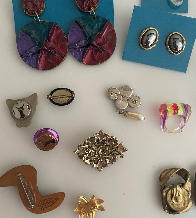 Vintage Costume Jewelry Lot  50+ Pieces Clip-On Earrings, Brooches, Necklaces & More