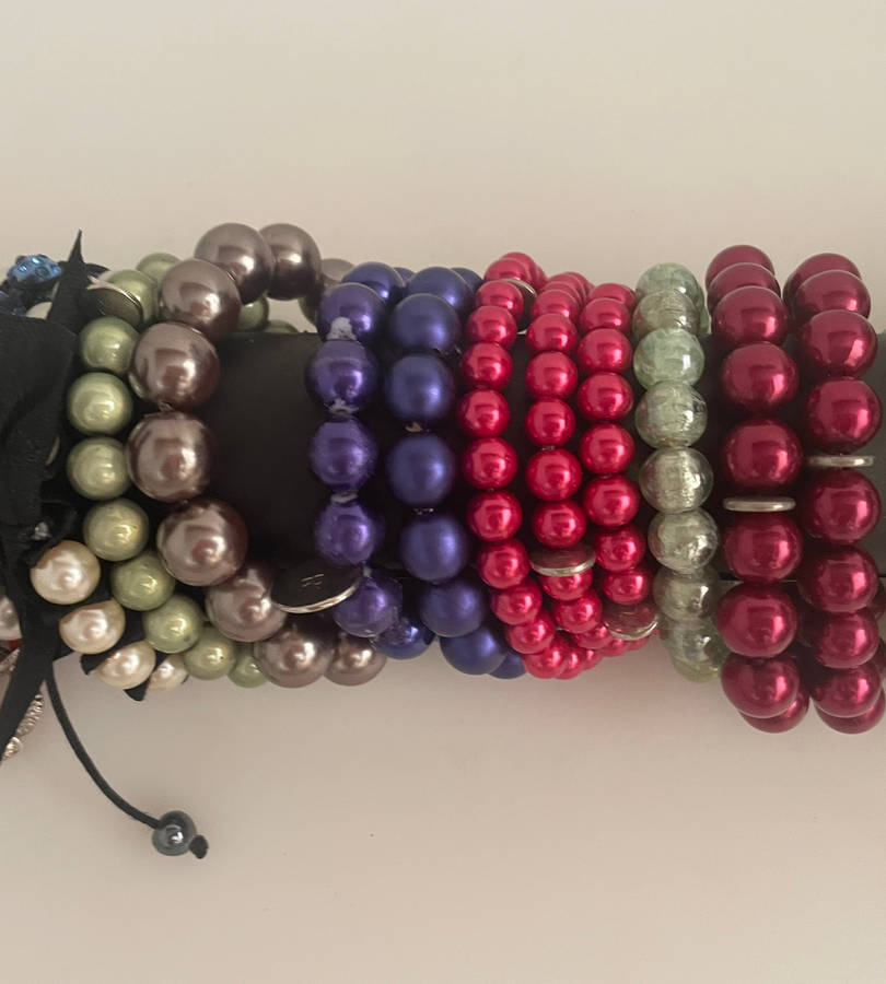 Clearance sale- Bulk Lot of 147+ Costume Jewelry Bracelets & Bangles  Beaded, Cuffs, Plastic