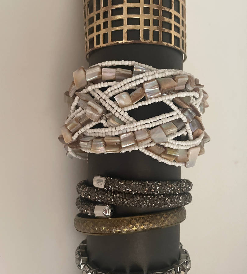 Clearance sale- Bulk Lot of 147+ Costume Jewelry Bracelets & Bangles  Beaded, Cuffs, Plastic