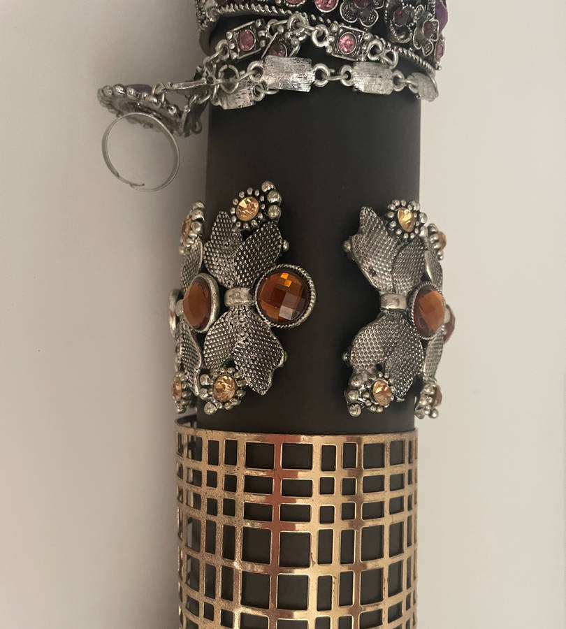 Clearance sale- Bulk Lot of 147+ Costume Jewelry Bracelets & Bangles  Beaded, Cuffs, Plastic