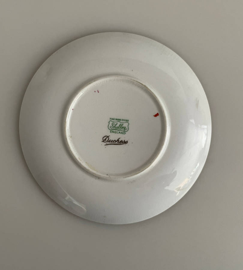 Shelley Duchess 13401 Cup & Saucer Set c.1926  Fine Bone China  6 Teacups & 5 Saucers