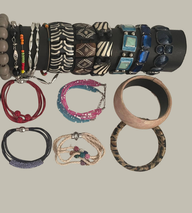 Clearance sale- Bulk Lot of 147+ Costume Jewelry Bracelets & Bangles  Beaded, Cuffs, Plastic