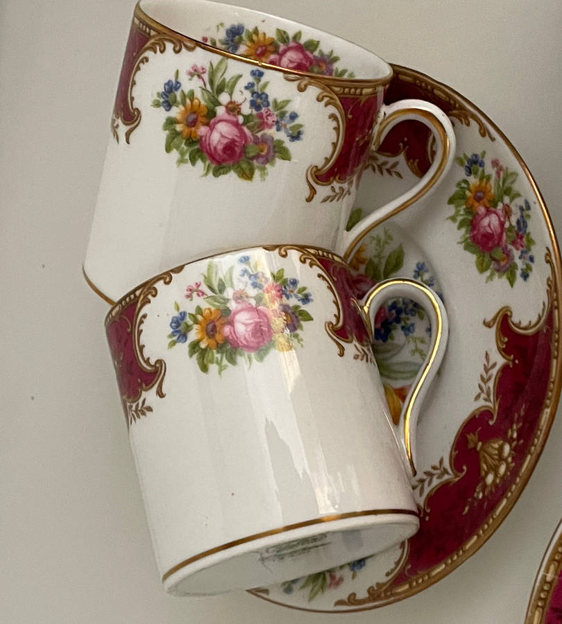 Shelley Duchess 13401 Cup & Saucer Set c.1926  Fine Bone China  6 Teacups & 5 Saucers