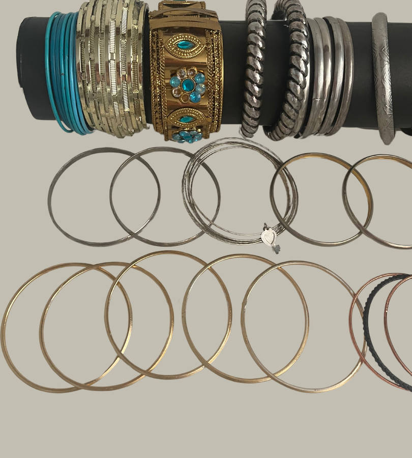 Clearance sale- Bulk Lot of 147+ Costume Jewelry Bracelets & Bangles  Beaded, Cuffs, Plastic