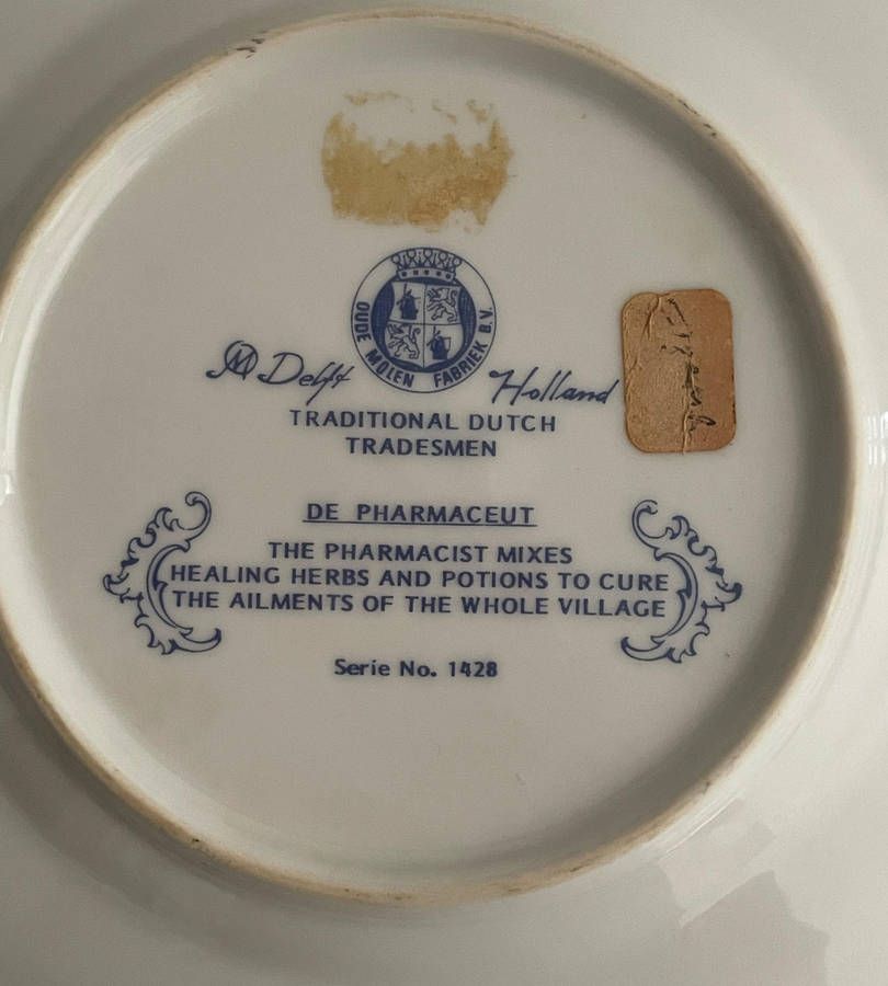 Oude Molen Fabriek M Delft Holland Collectable Plate  De Pharmaceut  Series 1428  18cm