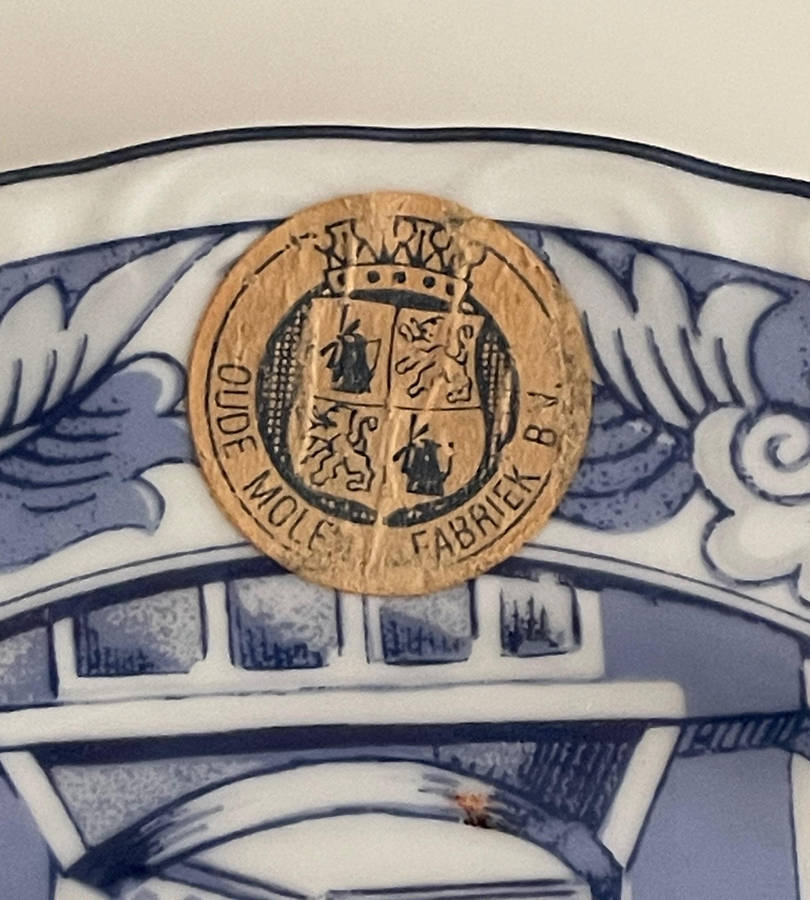 Oude Molen Fabriek M Delft Holland Collectable Plate  De Pharmaceut  Series 1428  18cm