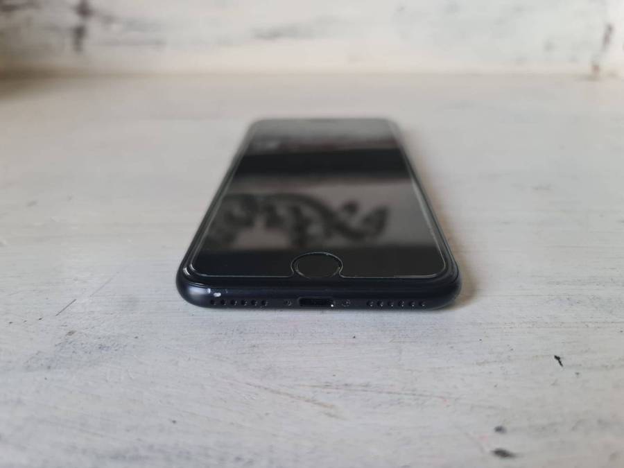 Apple iPhone SE 2020
