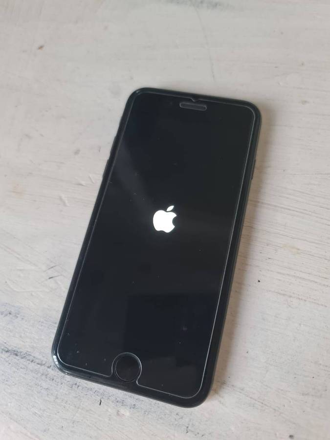 Apple iPhone SE 2020