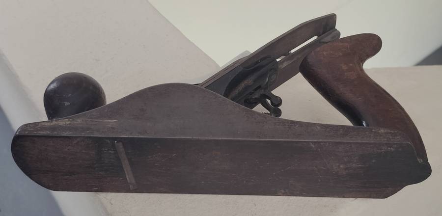 Vintage Stanley wood plane #4 (missing part)