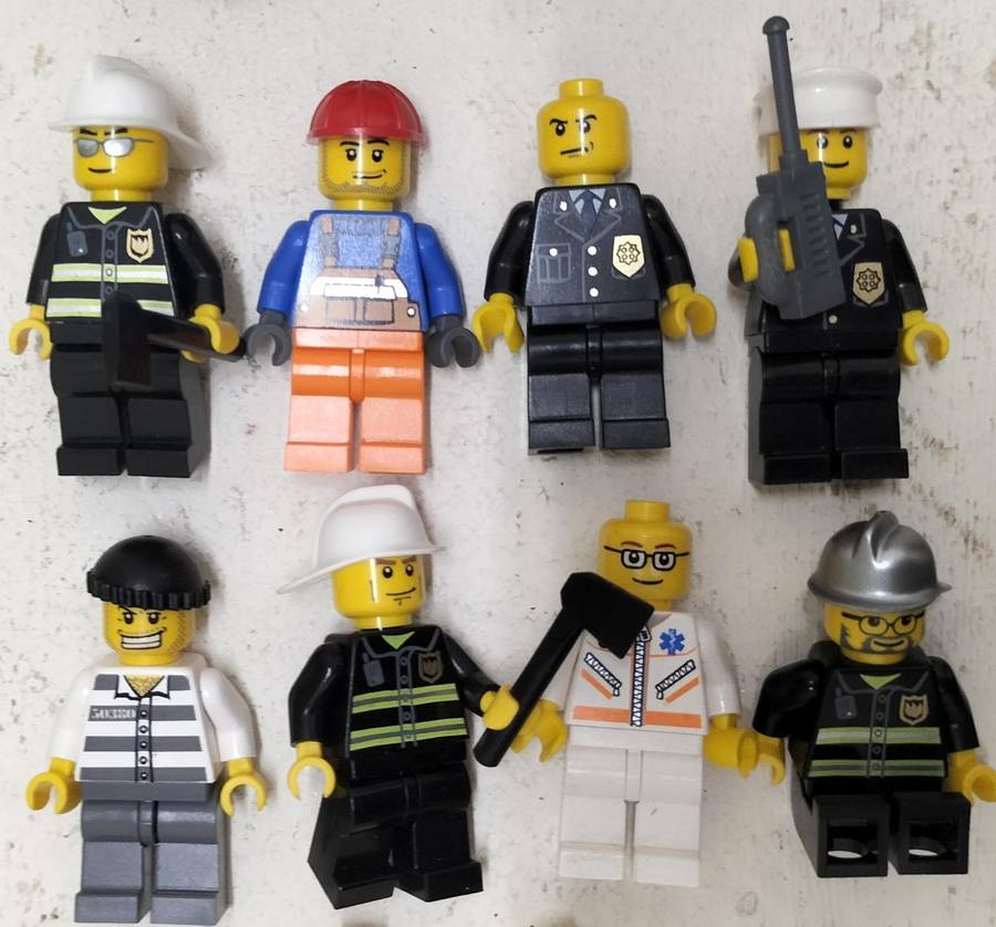 Lego - Emergency Vehicles (x4) and figurines (x10)
