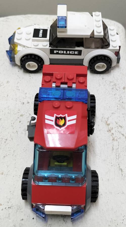 Lego - Emergency Vehicles (x4) and figurines (x10)