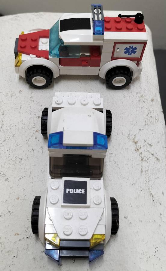 Lego - Emergency Vehicles (x4) and figurines (x10)