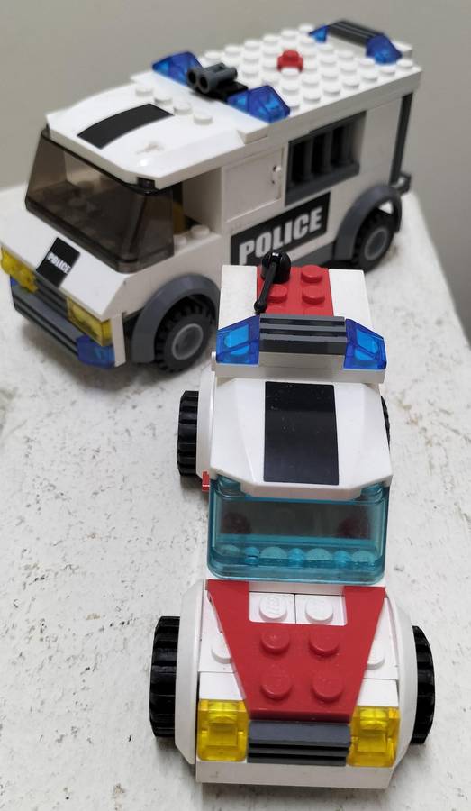 Lego - Emergency Vehicles (x4) and figurines (x10)