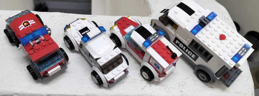 Lego - Emergency Vehicles (x4) and figurines (x10)