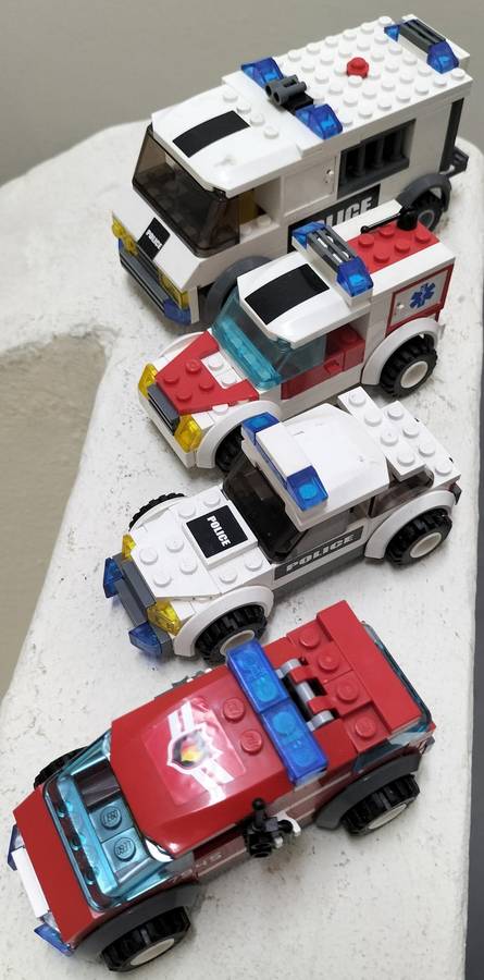 Lego - Emergency Vehicles (x4) and figurines (x10)