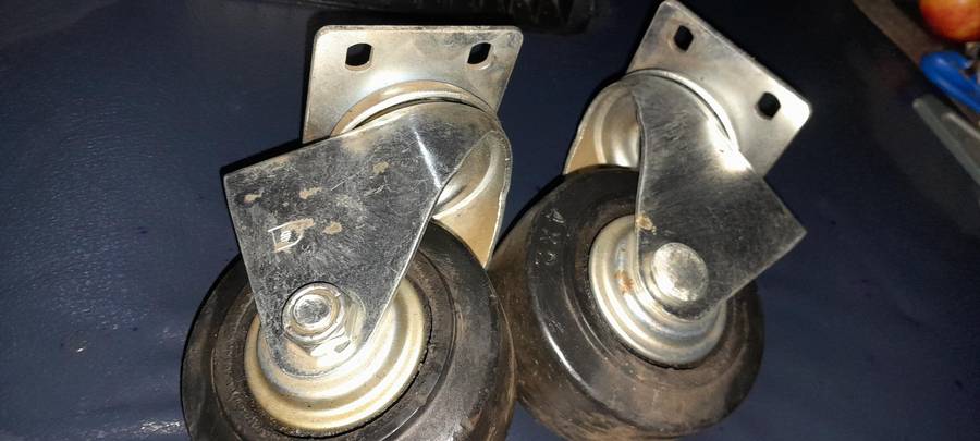 2 x 360c swivel industrial grade wheels good condition still new