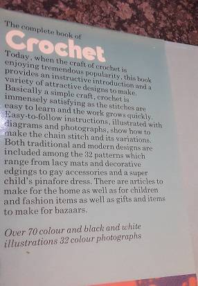 Books : The complete book of Crochet ( hardcover )