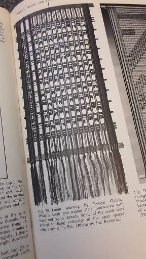 Books :  Art From Found Materials 403 illustrations 18 color plates, Mary Lou Stribling  - hardcover